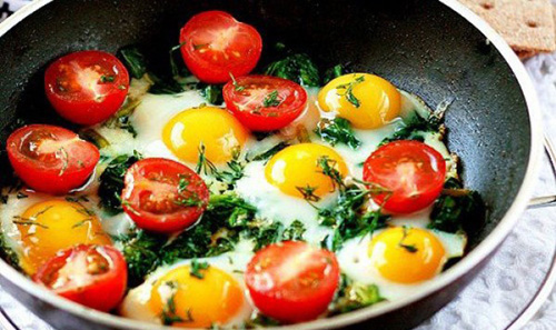 Можно ли на диете есть яичницу с колбасой