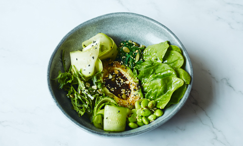 летнее меню зеленый салат с авокадо